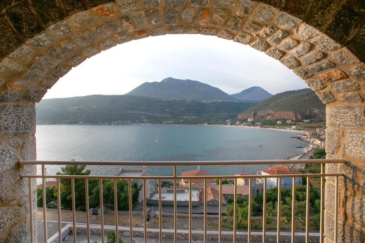 Traditional Apartments Plagiaki Неон-Оитилон Экстерьер фото