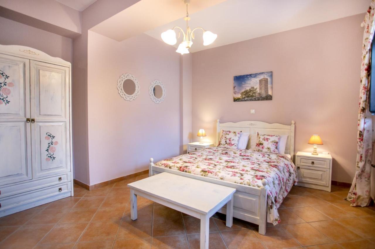 Traditional Apartments Plagiaki Неон-Оитилон Экстерьер фото