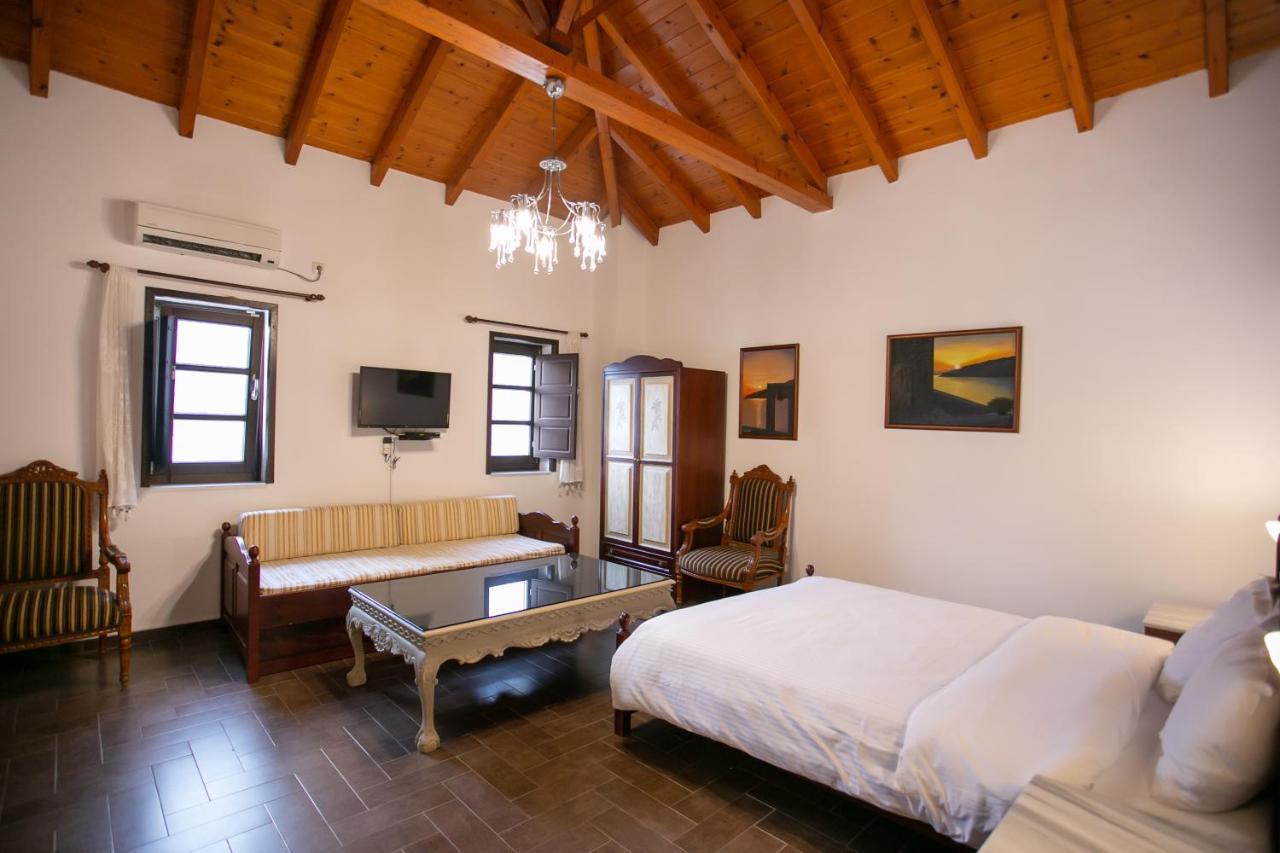 Traditional Apartments Plagiaki Неон-Оитилон Экстерьер фото