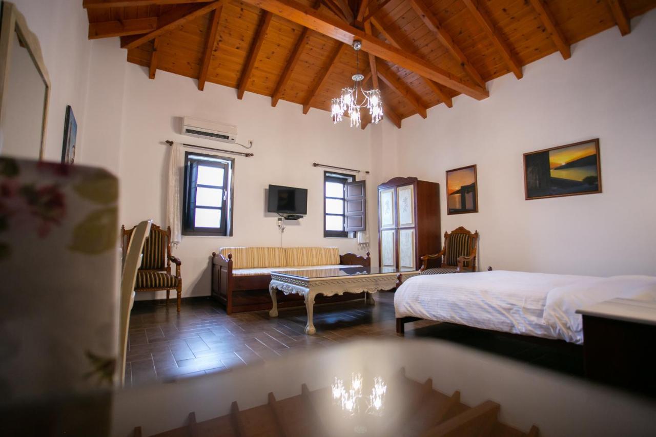 Traditional Apartments Plagiaki Неон-Оитилон Экстерьер фото